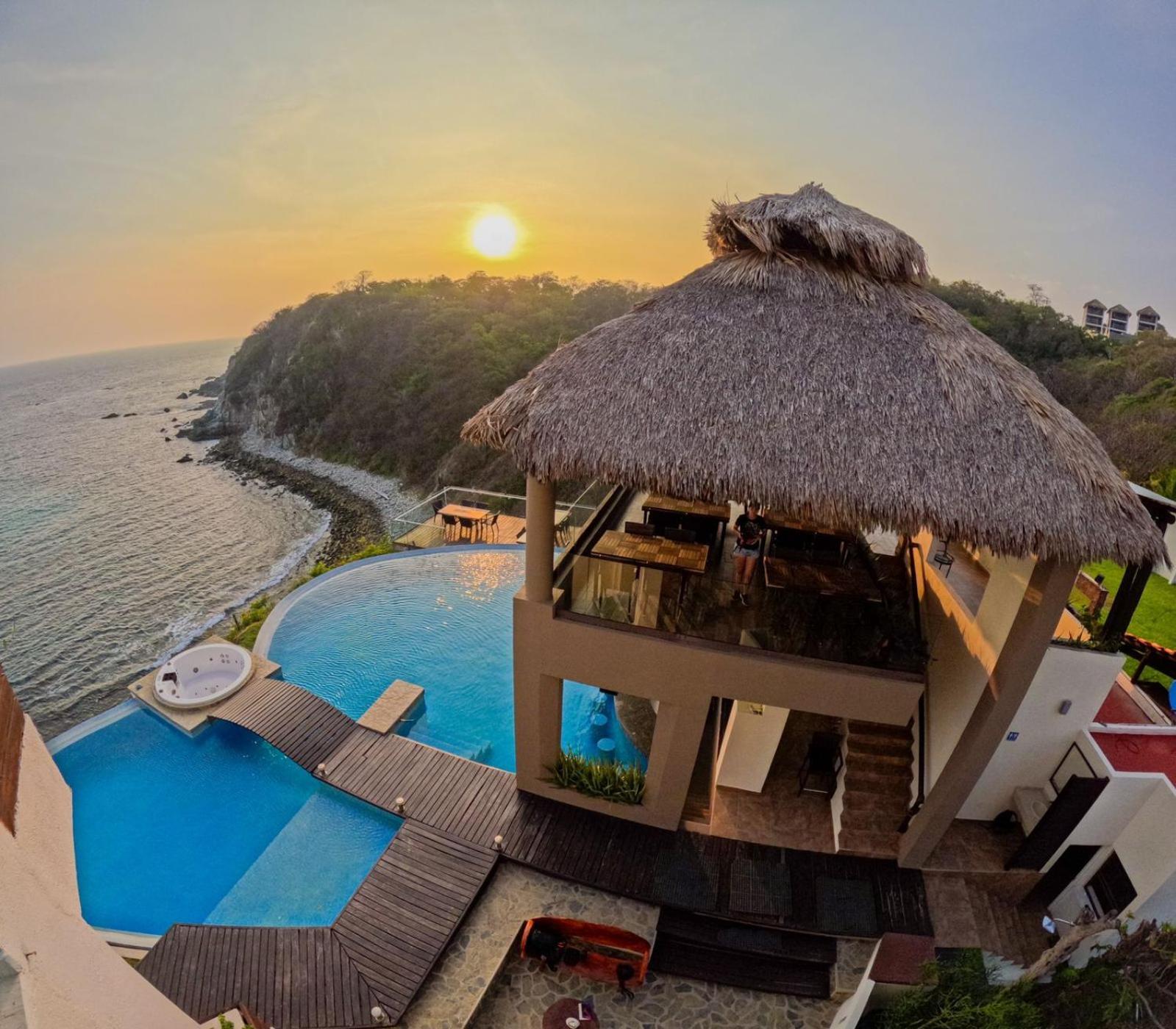 Pacific King Hotel Cuatunalco Exterior foto